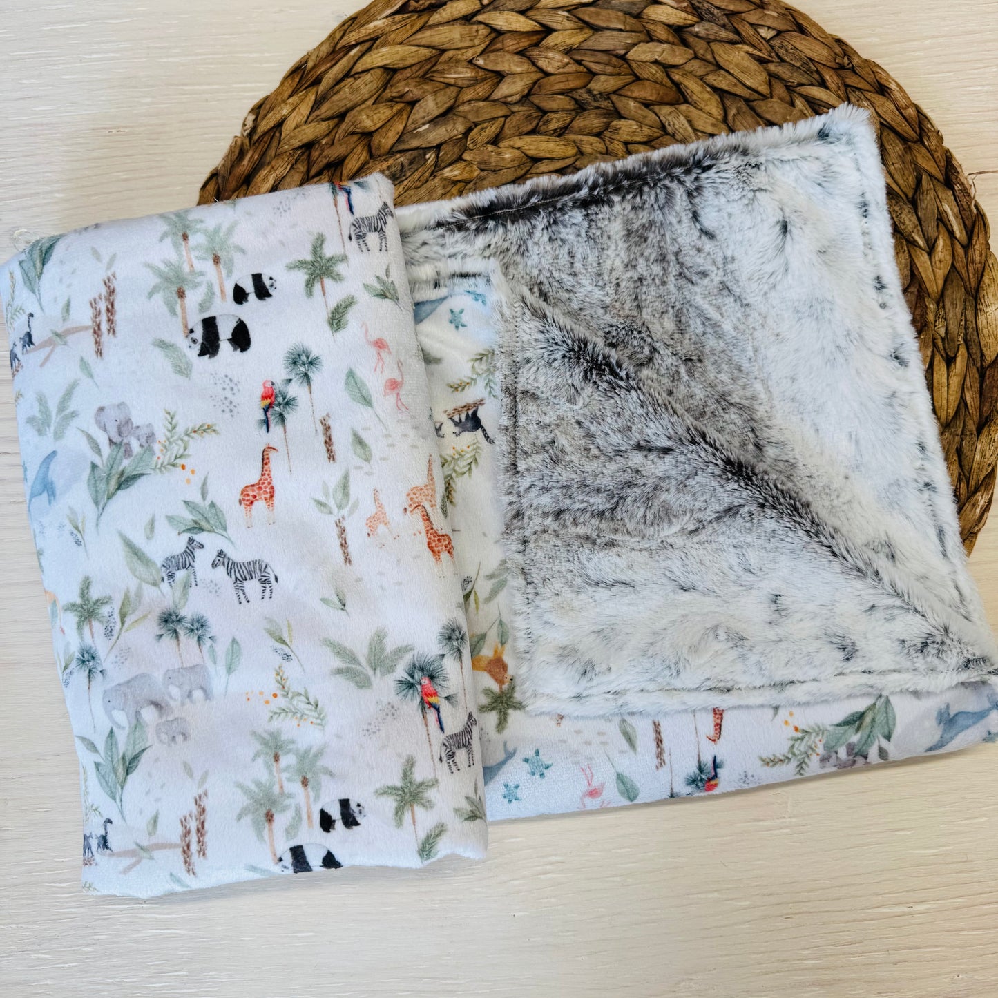 Doudou Douce des 2 cotés PRÊTES À PARTIR,   minky (peluche) imprimé devant et arrière minky ou fourrure