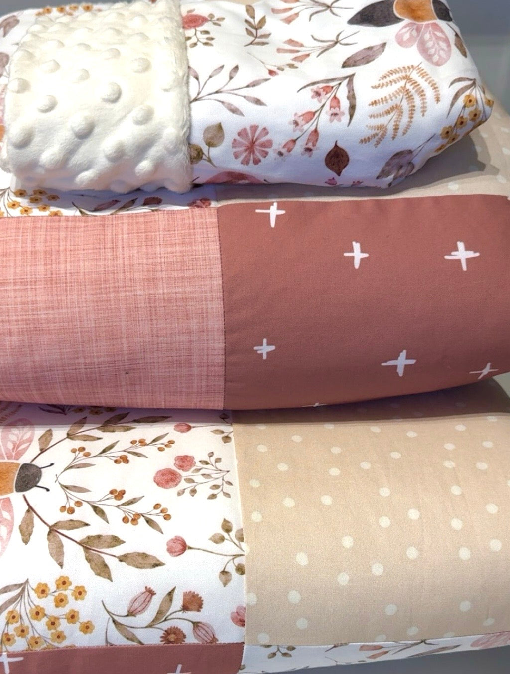 Ready to go, lightly quilted style blanket, Bees. Soft ivory minky backing