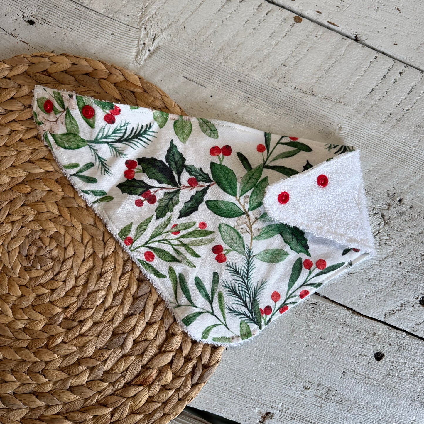 Foulard-Bavoir, petite bavette style bandana, bavoir, avec endos en ratine absorbante.