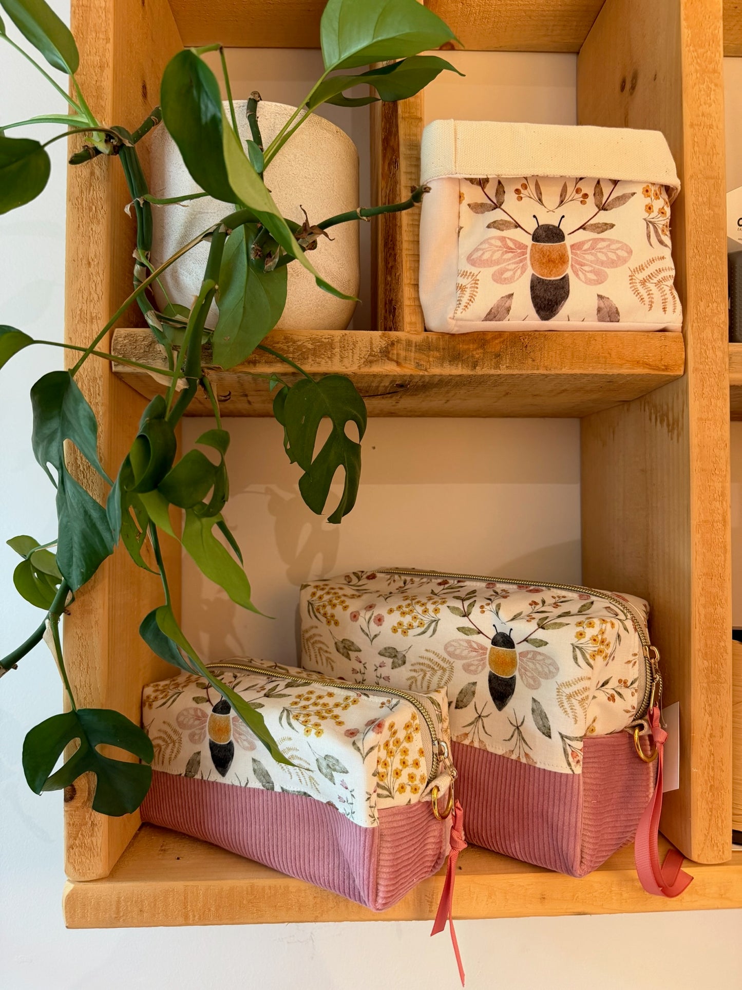 Large makeup bag, medicines, skincare products... with zipper, in stock and ready to go!