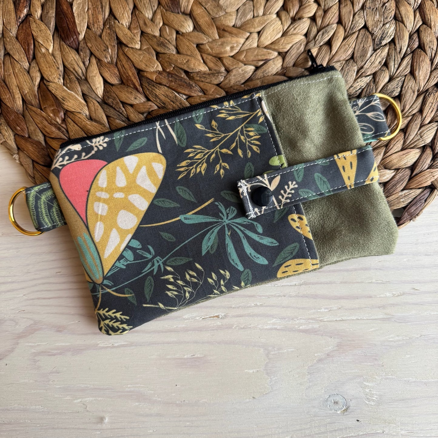 Pochette style petite sacoche, porte cellulaire, prêtes à partir