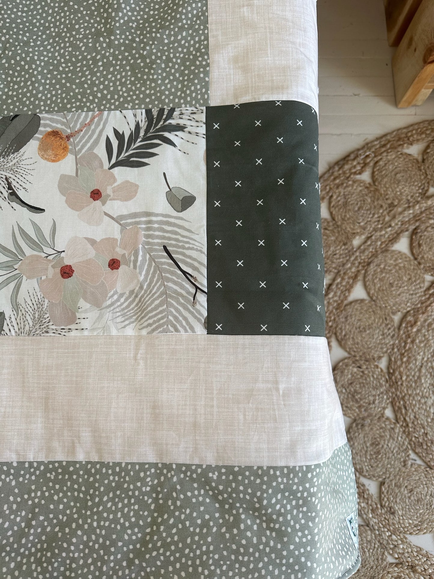 Prête à partir ! Couverture de style courtepointe Jardins Japonais. Endos doux en minky