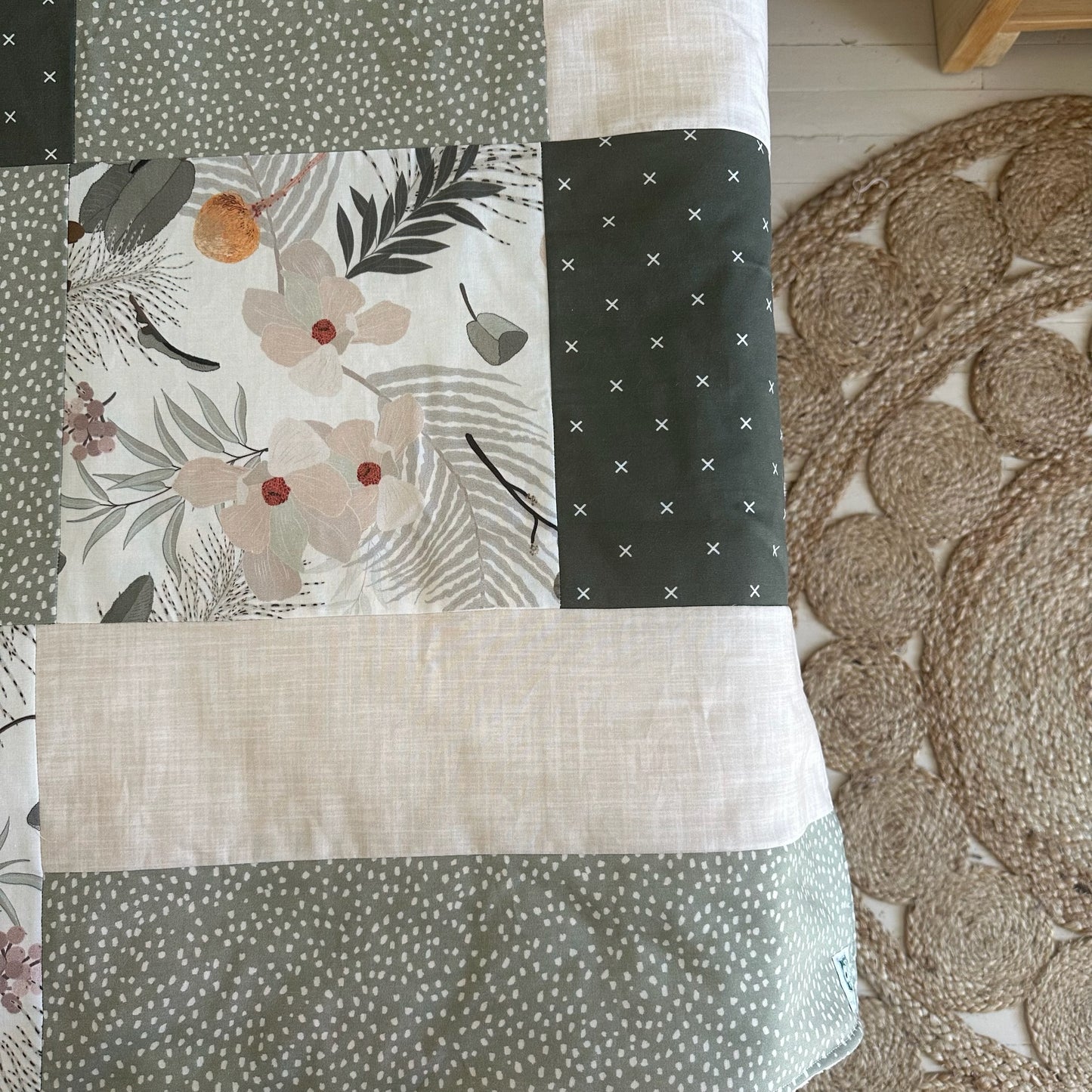 Prête à partir ! Couverture de style courtepointe Jardins Japonais. Endos doux en minky