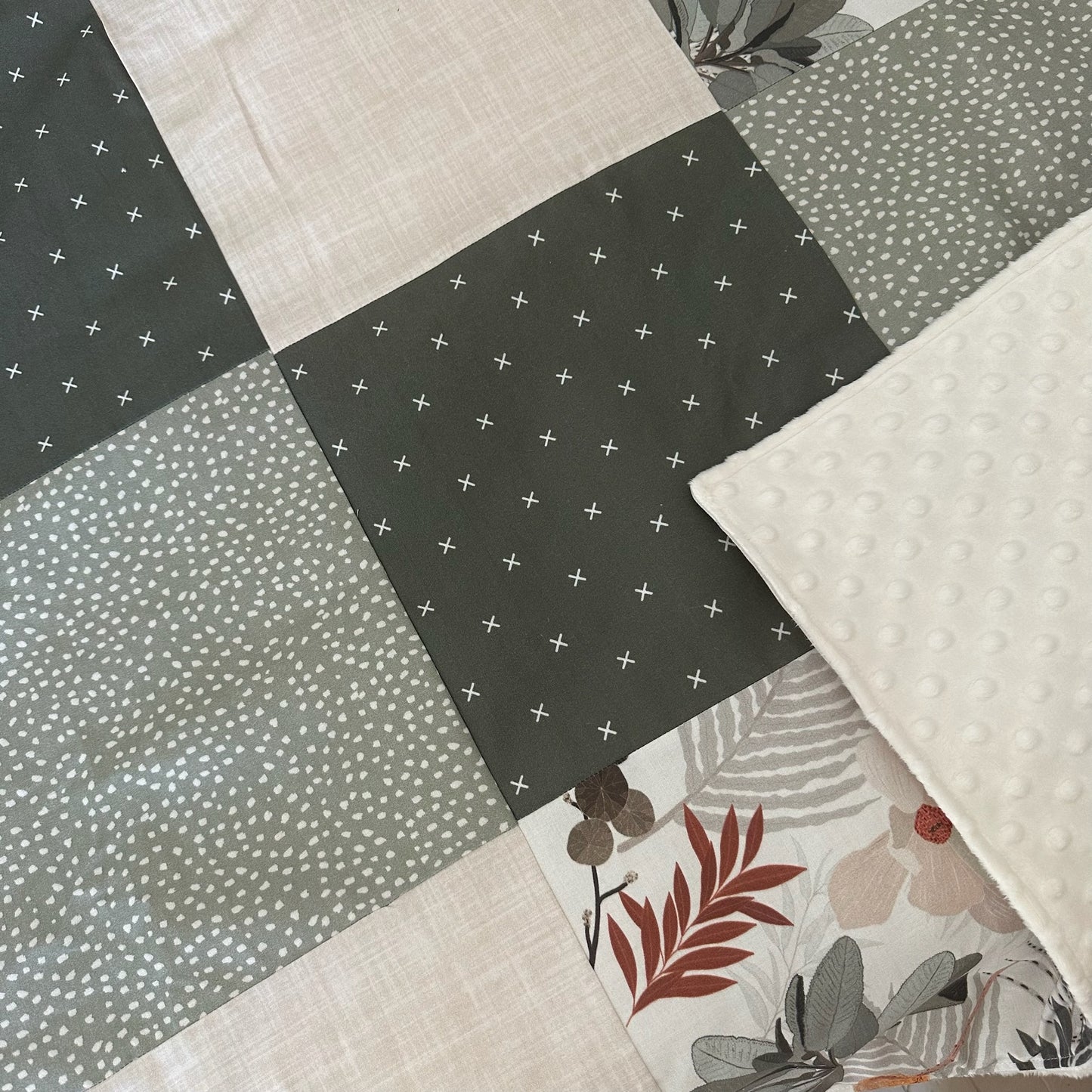 Prête à partir ! Couverture de style courtepointe Jardins Japonais. Endos doux en minky