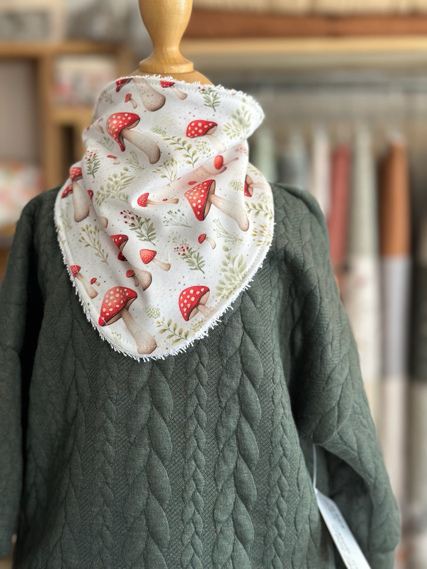Foulard-Bavoir, petite bavette style bandana, bavoir, avec endos en ratine absorbante.