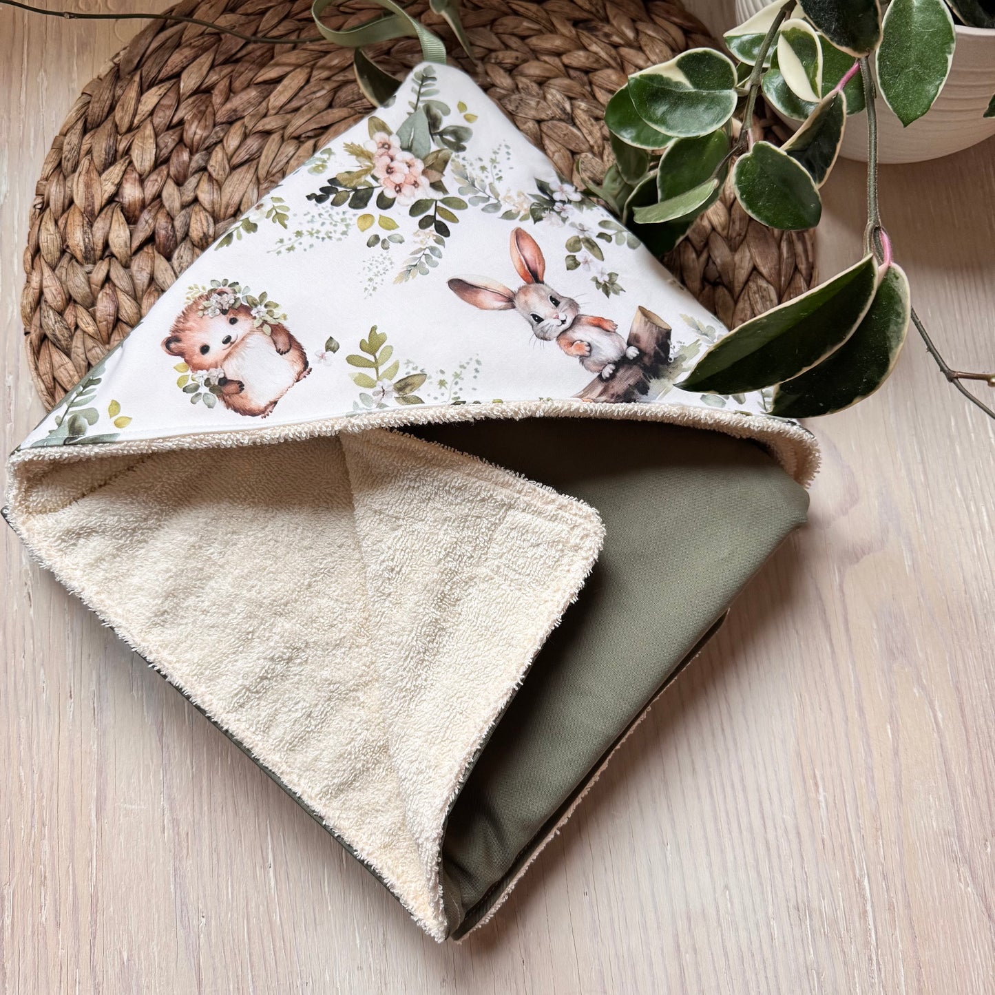 Ready to go! Bathrobe, bath towel, absorbent terry interior.