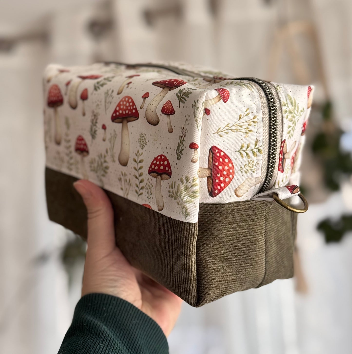 Large makeup bag, medicines, skincare products... with zipper, in stock and ready to go!