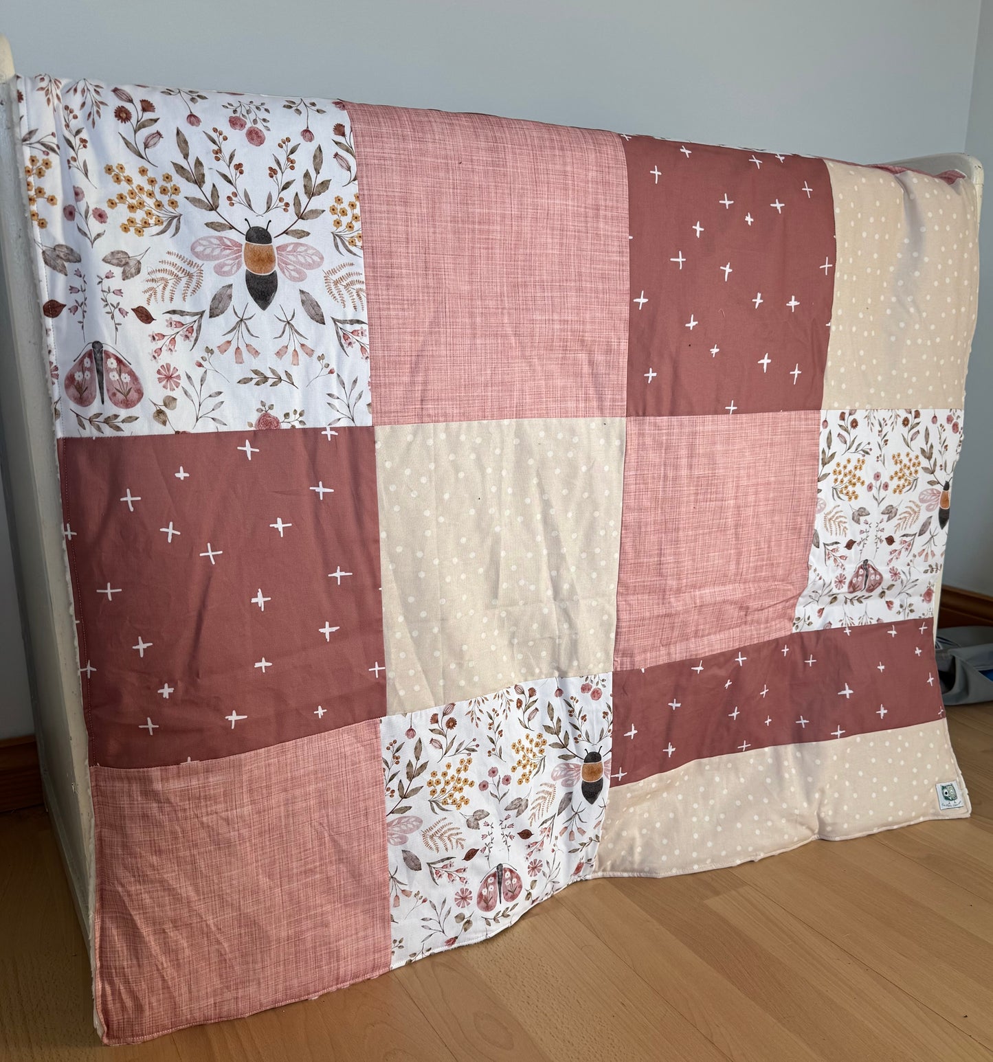 Ready to go, lightly quilted style blanket, Bees. Soft ivory minky backing
