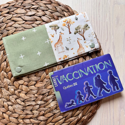 Protège carnet de santé pouvant contenir 2-3 carnets et 8-10 cartes. PRÊTS À PARTIR