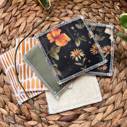 Washcloths, wipe, size approximately 8x8'' comes in a set of 4