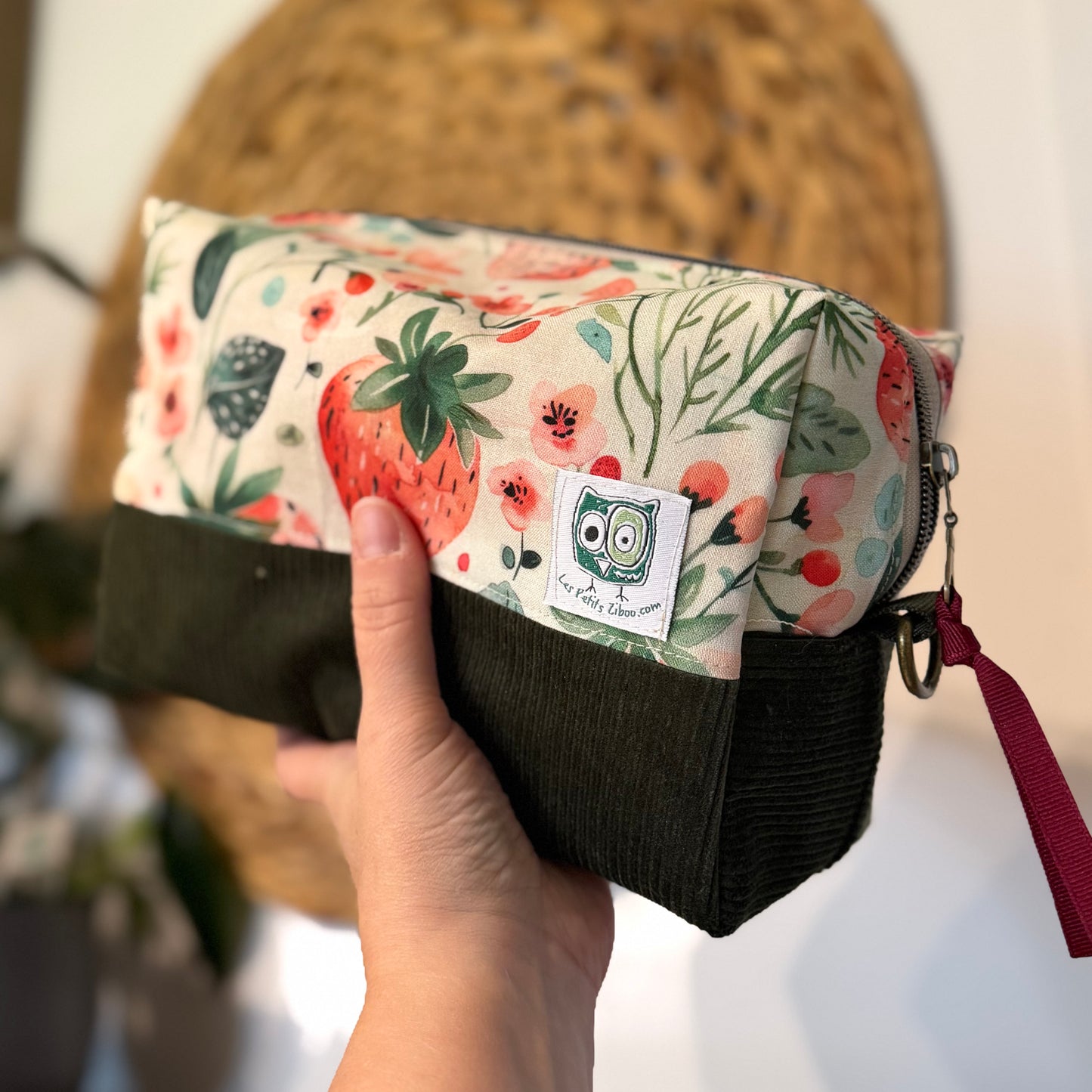 Large makeup bag, medicines, skincare products... with zipper, in stock and ready to go!