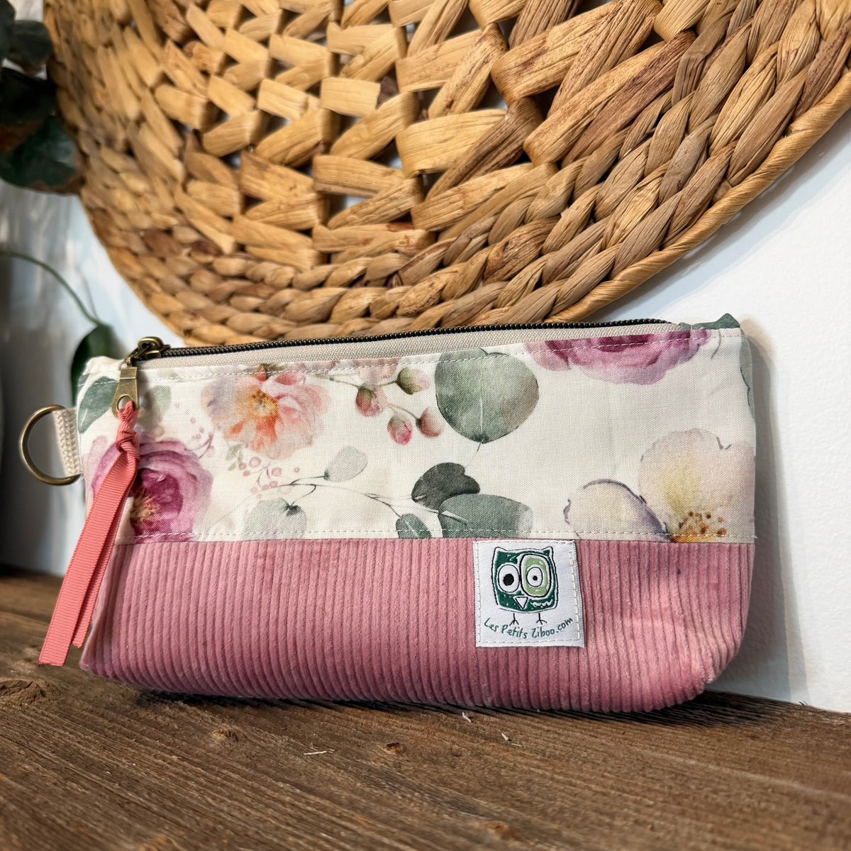 Étui à crayon, pochette rectangulaire pour crayons ou autre produit. Petite trousse mince