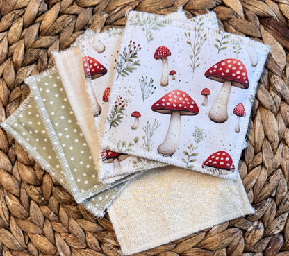 Washcloths, wipe, size approximately 8x8'' comes in a set of 4