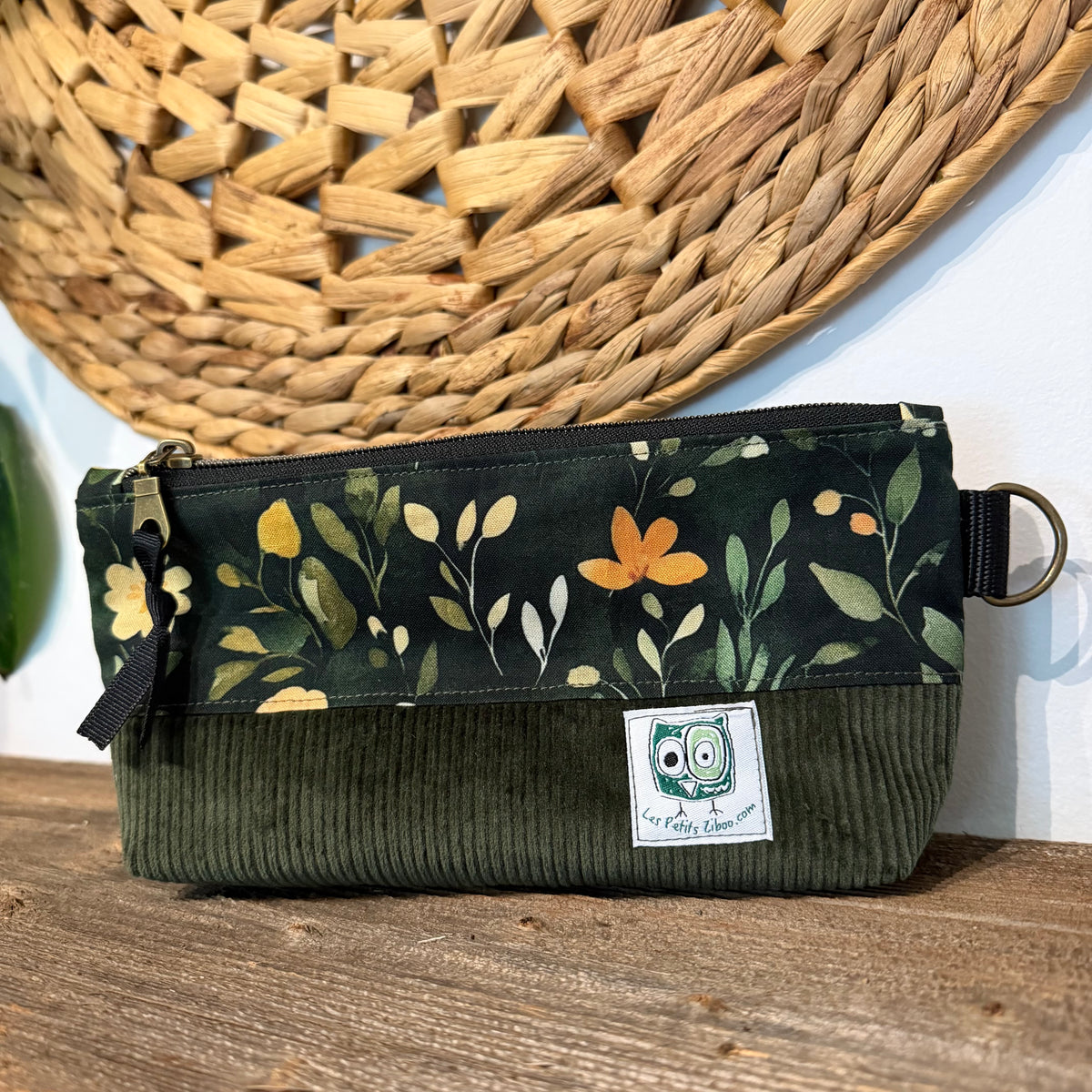 Étui à crayon, pochette rectangulaire pour crayons ou autre produit. Petite trousse mince