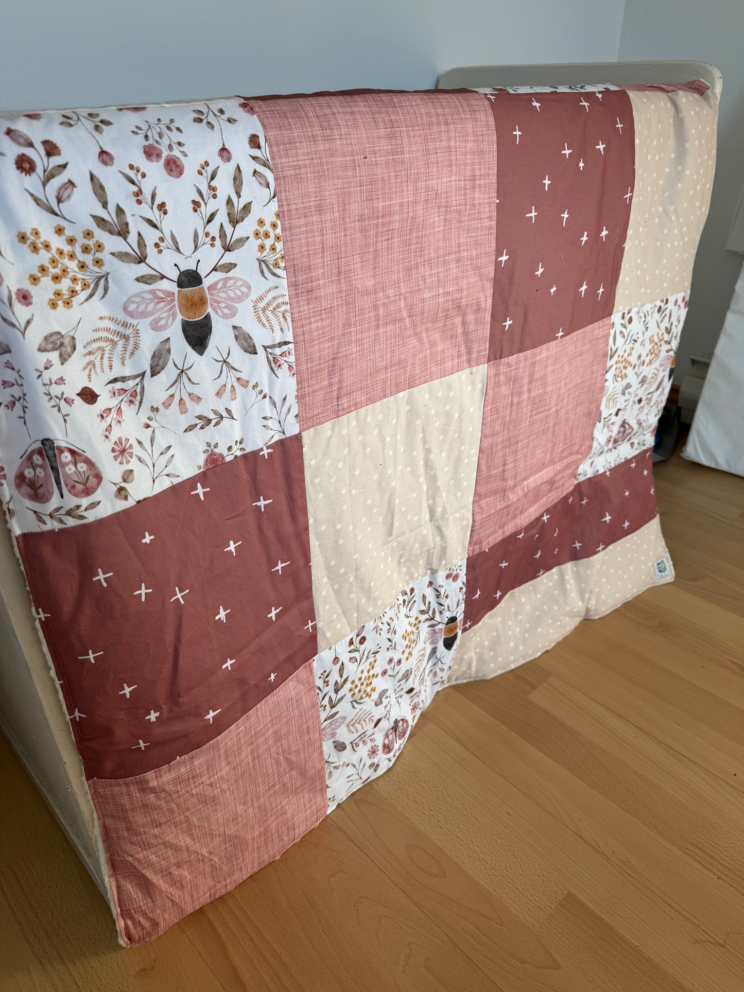 Ready to go, lightly quilted style blanket, Bees. Soft ivory minky backing