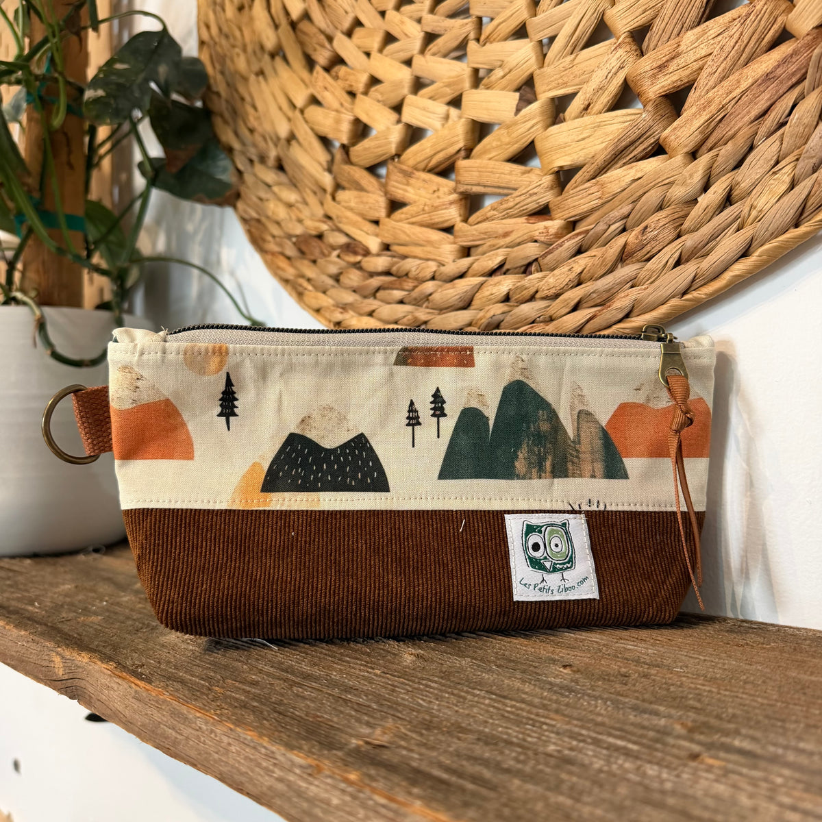 Étui à crayon, pochette rectangulaire pour crayons ou autre produit. Petite trousse mince