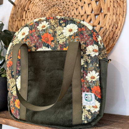 Lunch bag, waterproof and insulated lunch box. Ready to go