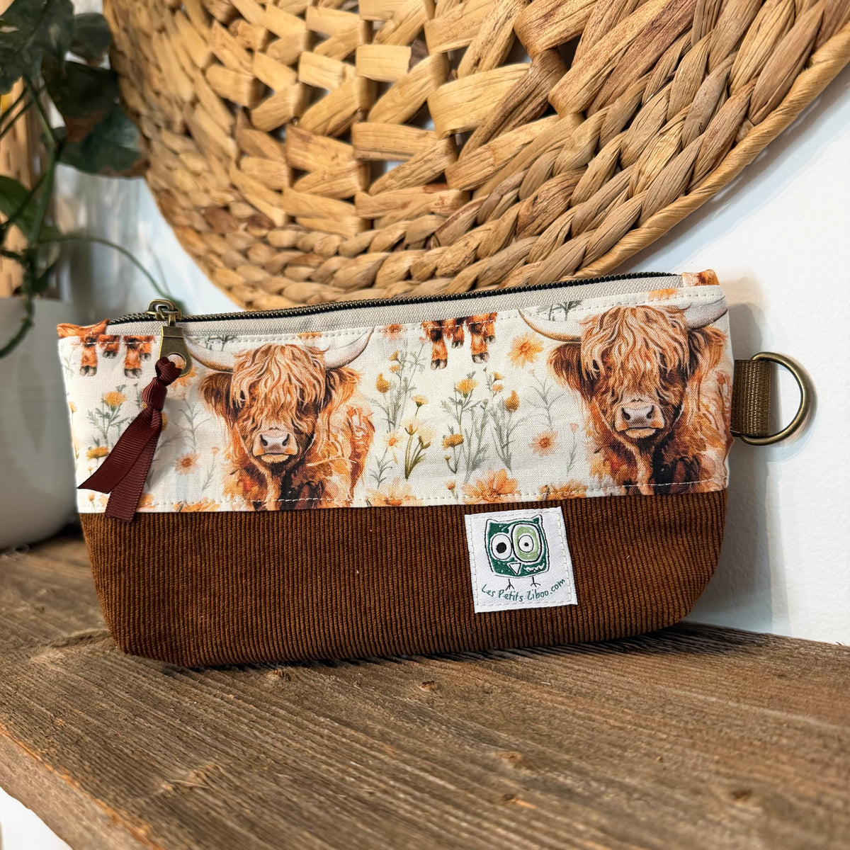 Étui à crayon, pochette rectangulaire pour crayons ou autre produit. Petite trousse mince