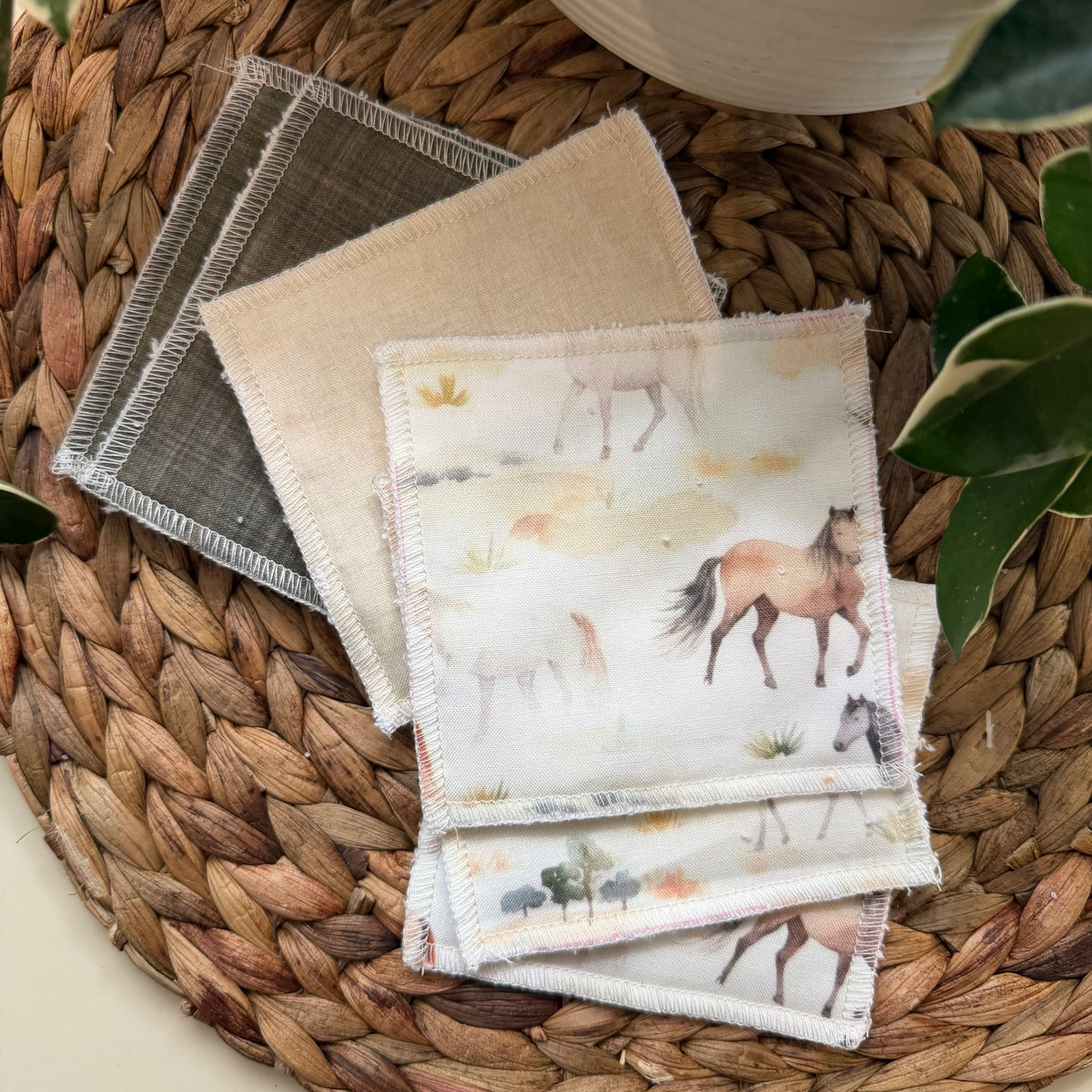 Washcloths, wipe, size approximately 8x8'' comes in a set of 4