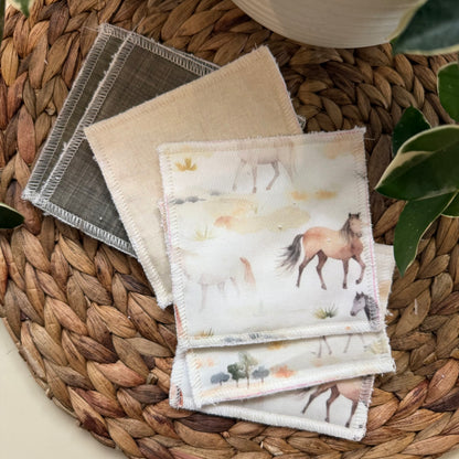 Washcloths, wipe, size approximately 8x8'' comes in a set of 4