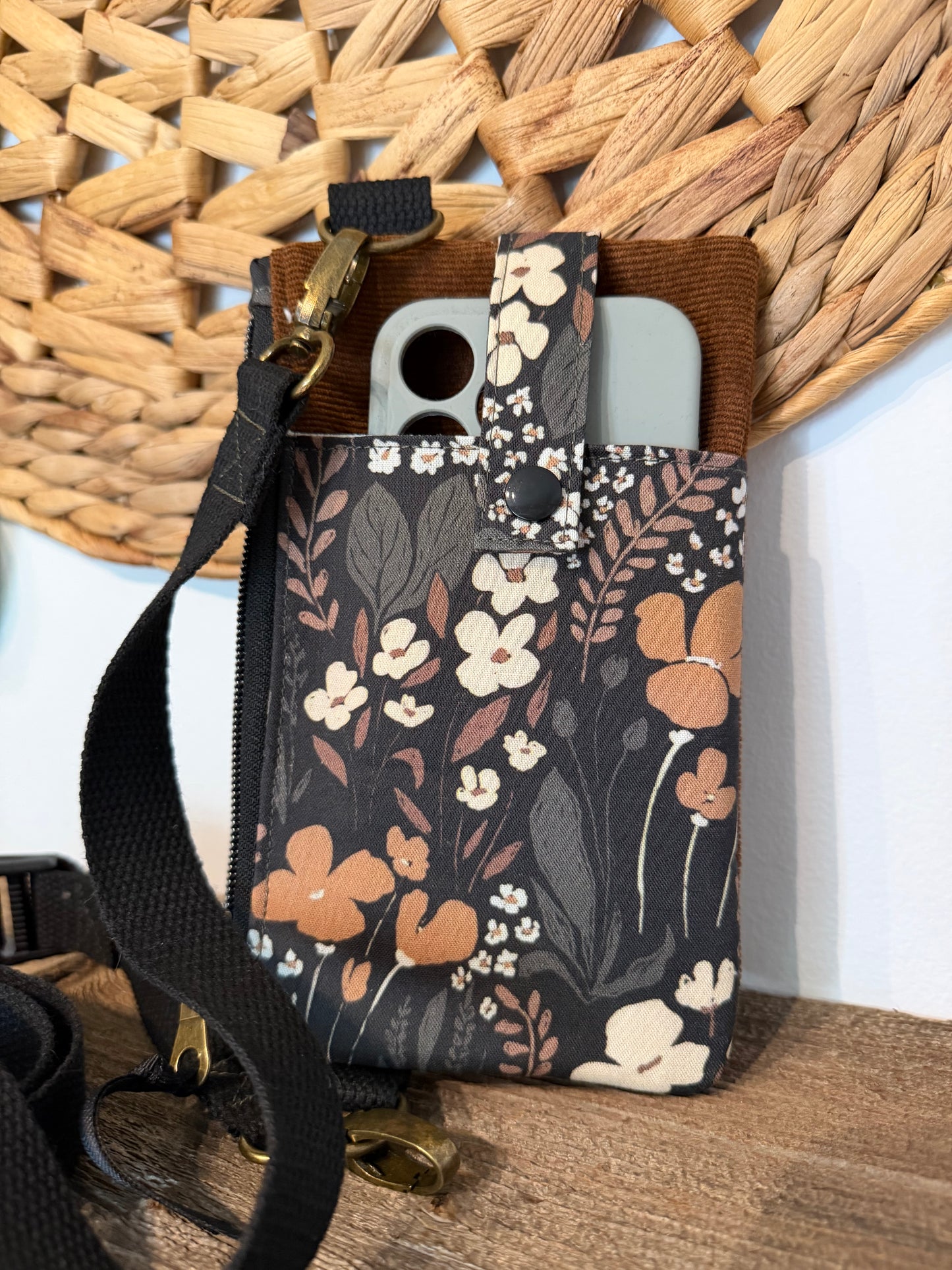 Petite sacoche à cellulaire avec pochette zippé
