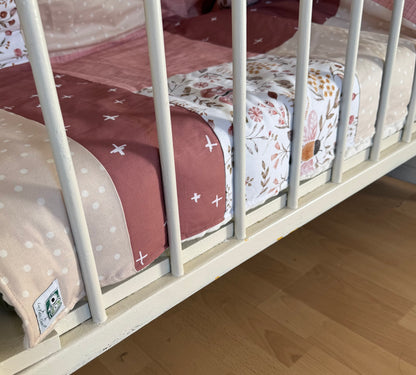 Ready to go, lightly quilted style blanket, Bees. Soft ivory minky backing