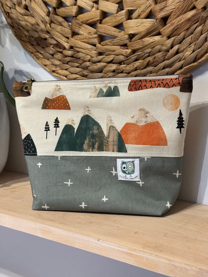 Pouches, multi-purpose cases, perfect for baby products, makeup, medications... ready to go