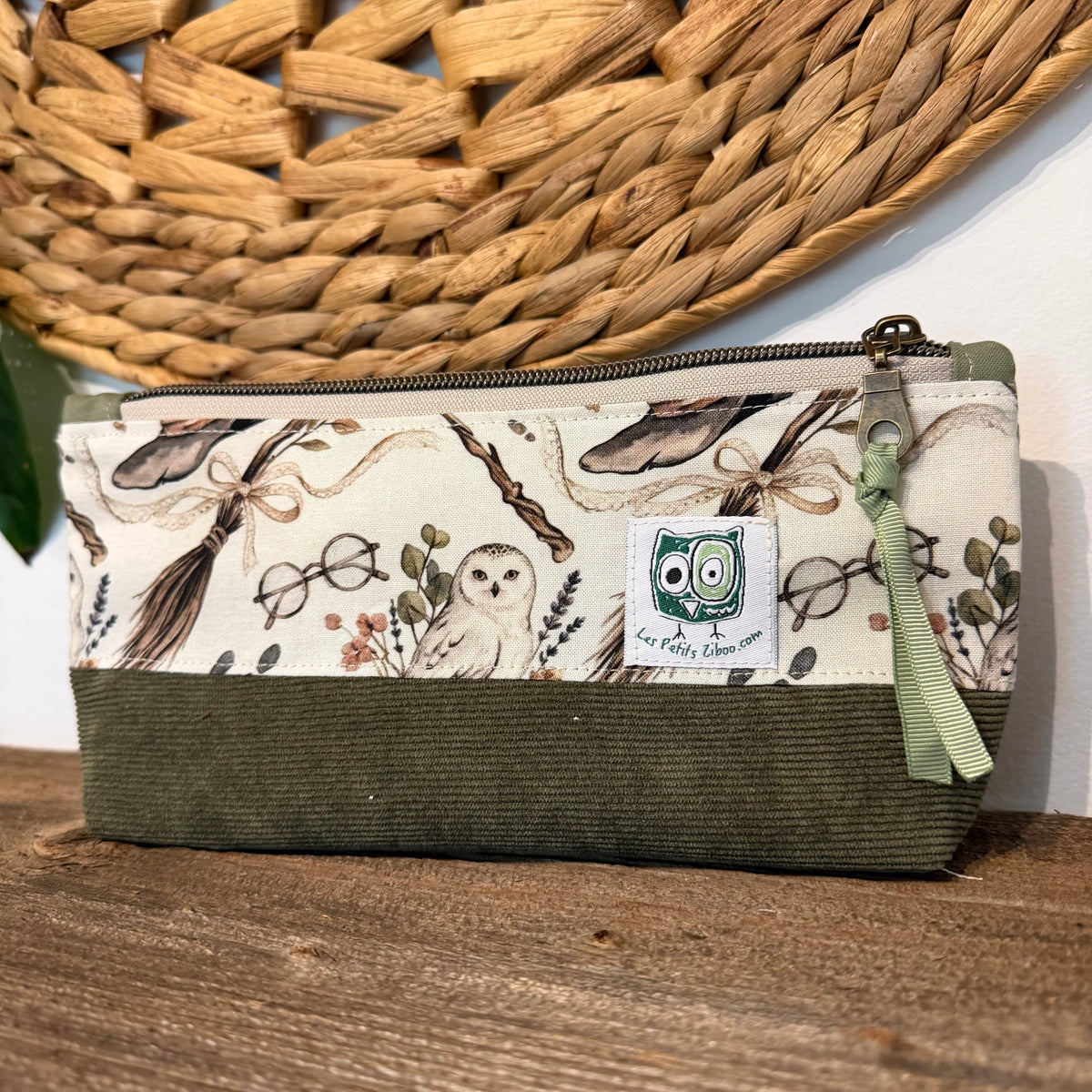 Étui à crayon, pochette rectangulaire pour crayons ou autre produit. Petite trousse mince
