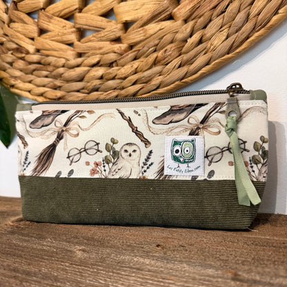 Étui à crayon, pochette rectangulaire pour crayons ou autre produit. Petite trousse mince
