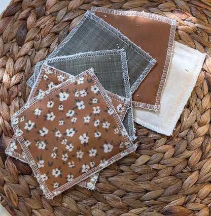 Washcloths, wipe, size approximately 8x8'' comes in a set of 4