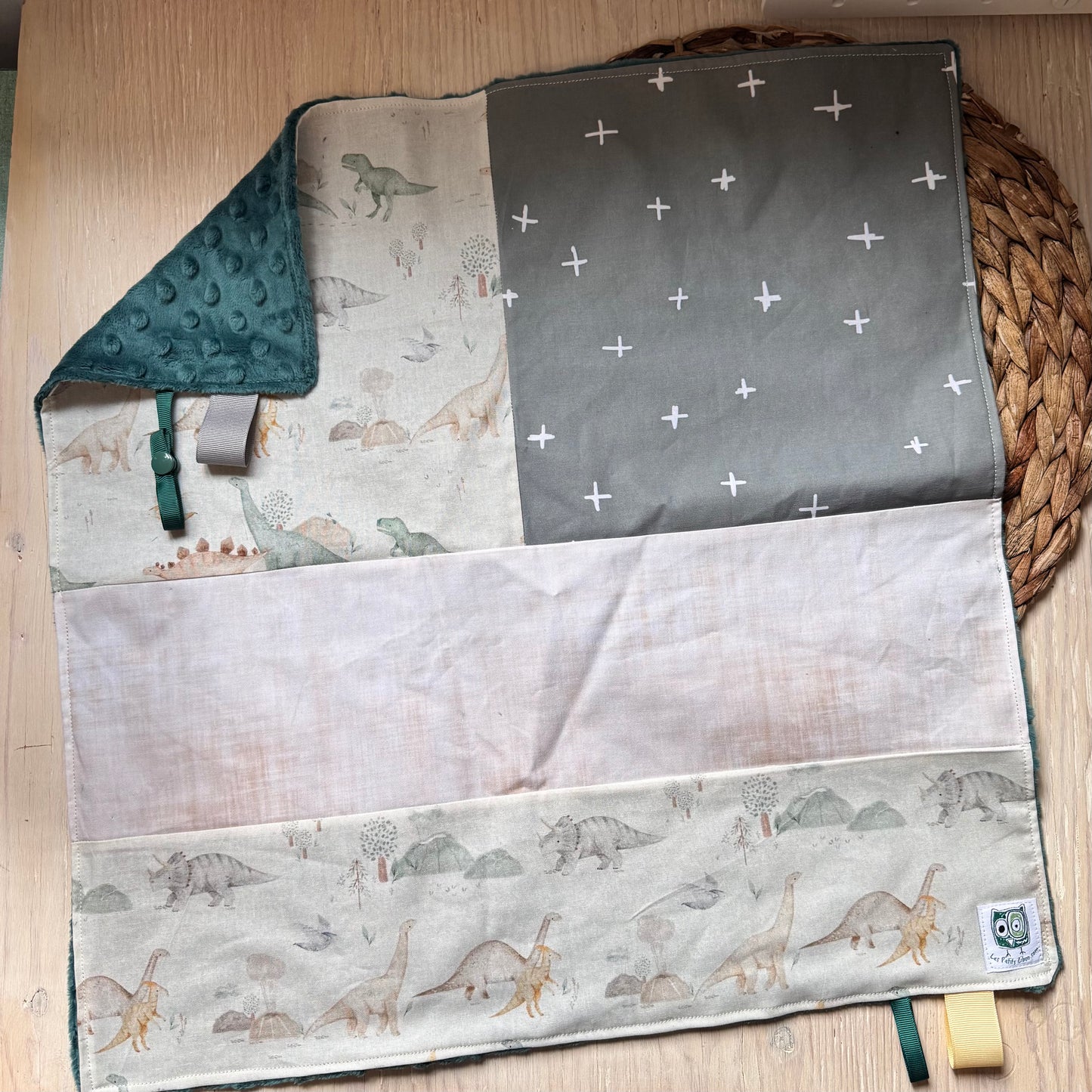 Doudou étiquette style courtepointe avec attache-suce ou jouet