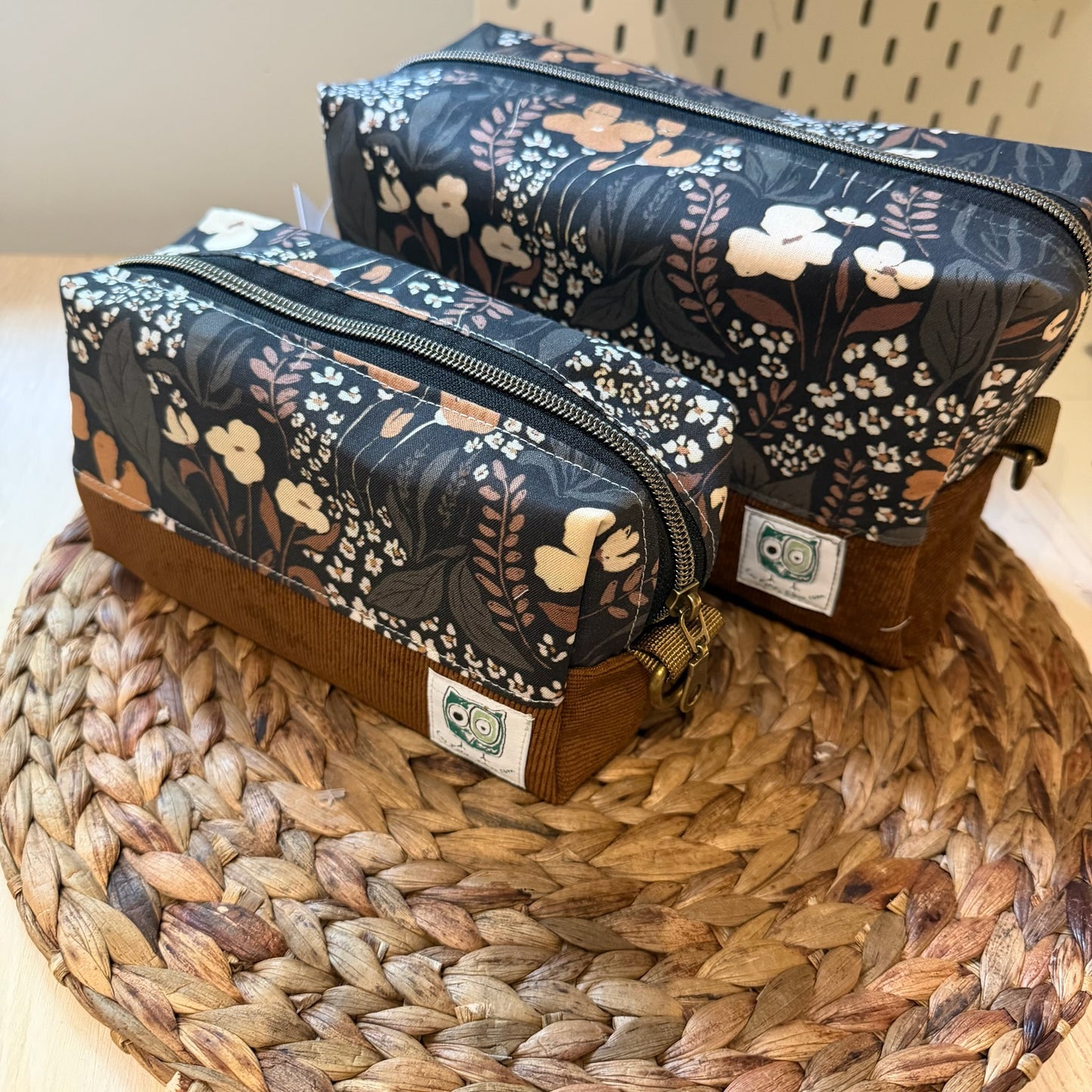 Large makeup bag, medicines, skincare products... with zipper, in stock and ready to go!