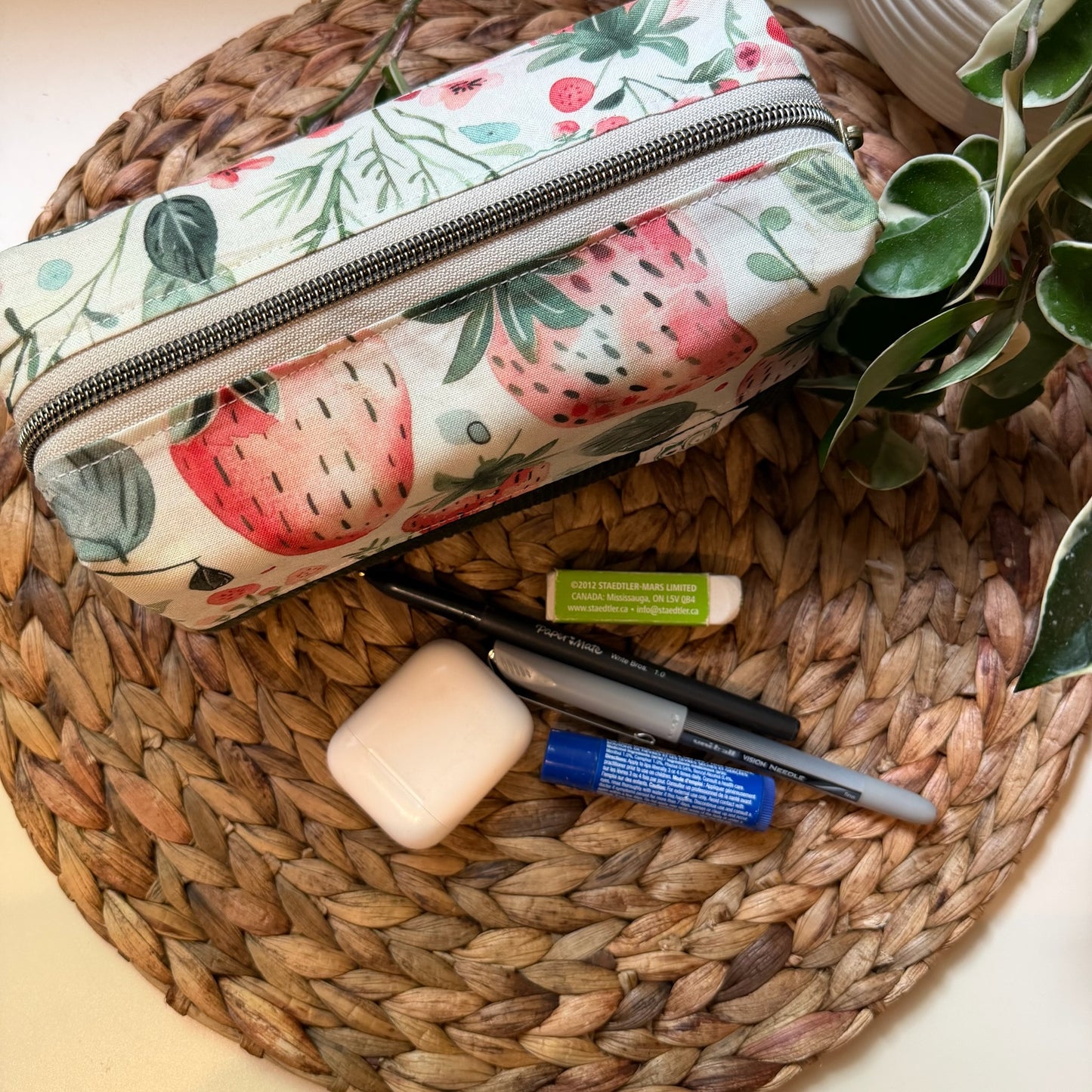 Large makeup bag, medicines, skincare products... with zipper, in stock and ready to go!