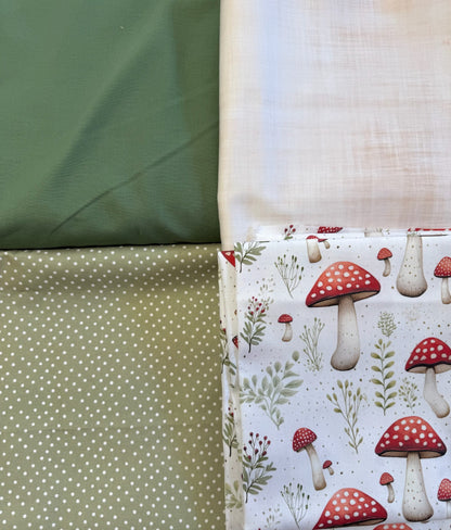 Couverture de style courtepointe Champignons, légèrement matelassée. Endos doux au choix et possibilité d'ajouter des accessoires assortis (délai 2-4 semaines)