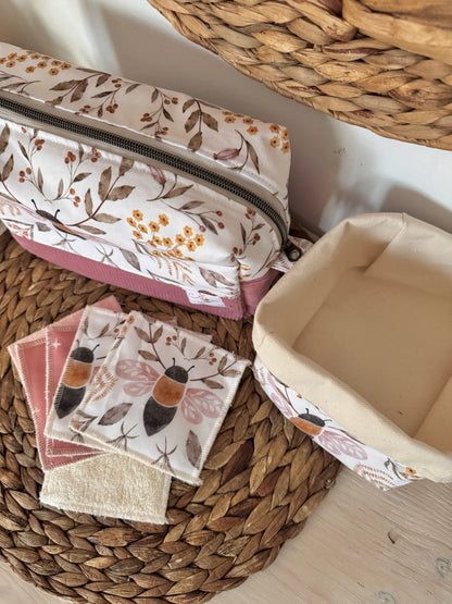 Washcloths, wipe, size approximately 8x8'' comes in a set of 4