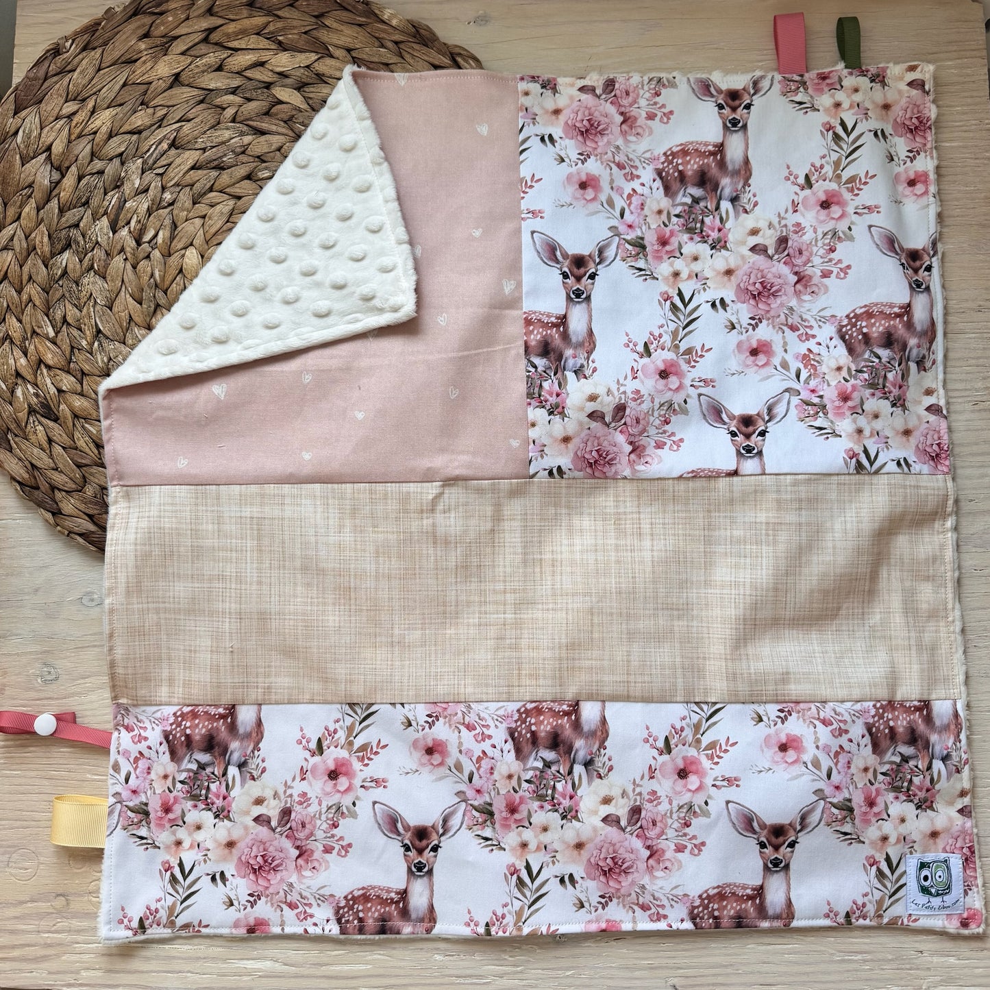 Doudou étiquette style courtepointe avec attache-suce ou jouet