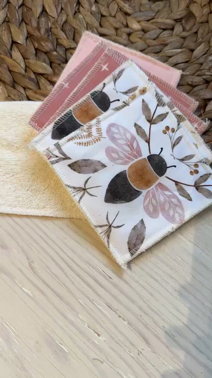 Washcloths, wipe, size approximately 8x8'' comes in a set of 4