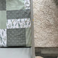 Couverture de style courtepointe EUCALYPTUS vert de gris et vert sauge Endos doux au choix et possibilité d'ajouter des accessoires assortis
